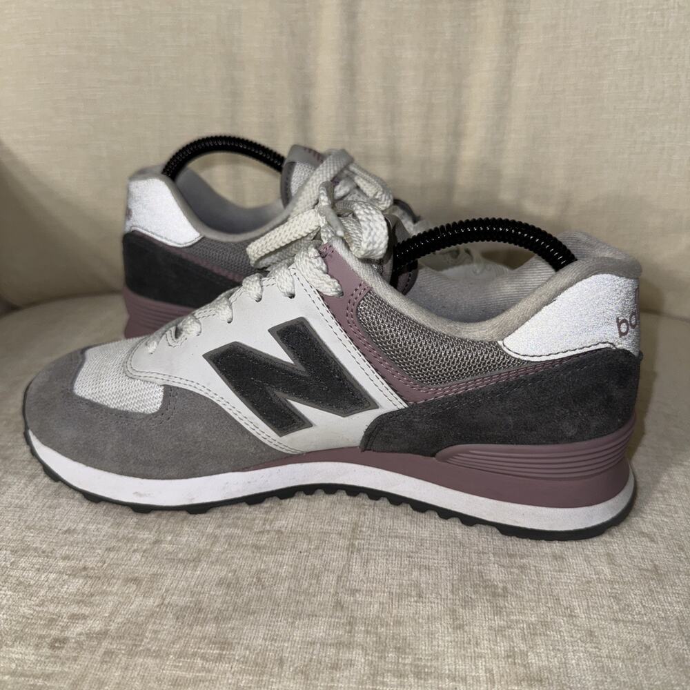 Size 9 Women's New Balance 574 Core Grey White Sneakers Shoes - Picture 3 of 10